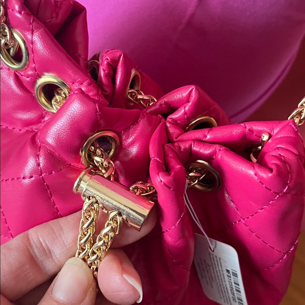 New Pink Quilted Crossbody Bag with Gold Chain - Picture 4 of 16